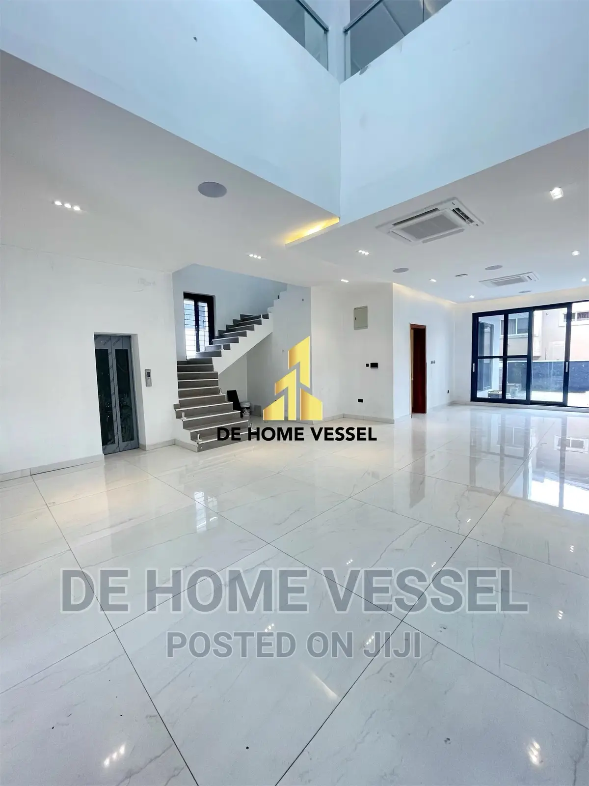 5bdrm Duplex in Lekki Phase 1 for sale in Lekki Phase 1