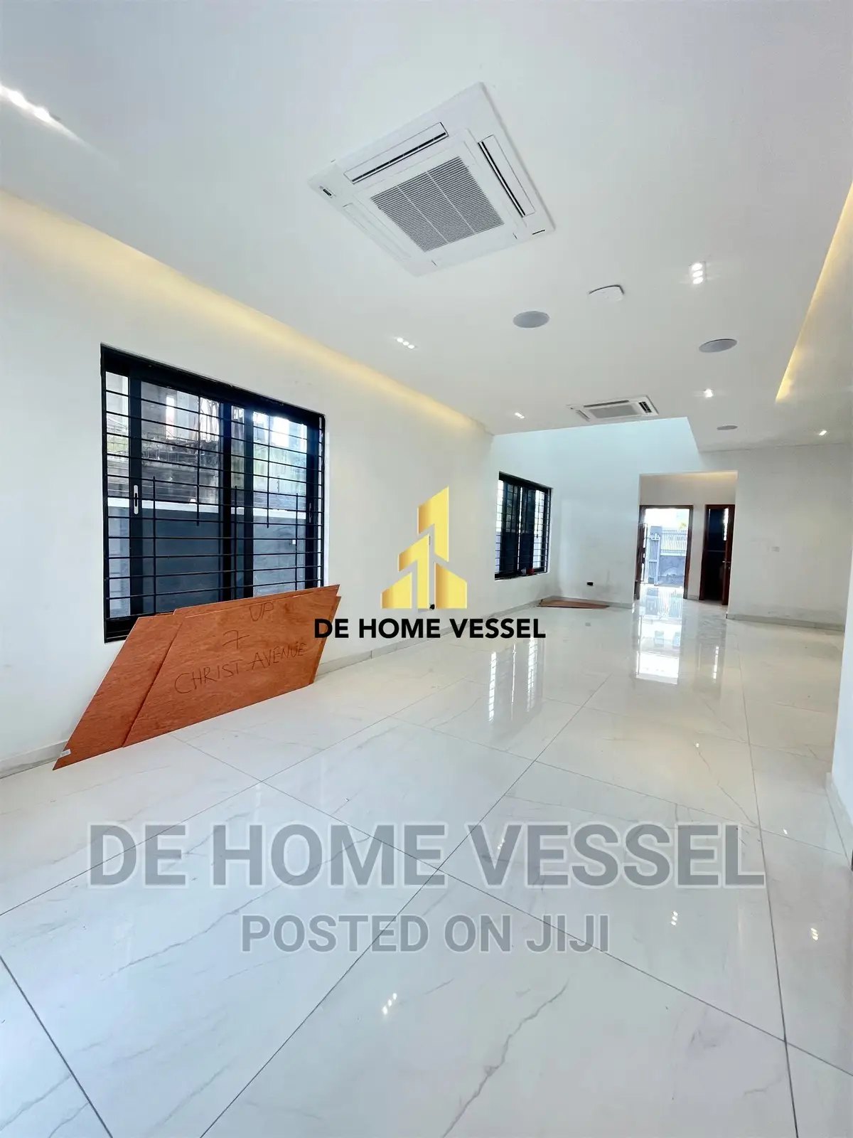 5bdrm Duplex in Lekki Phase 1 for sale in Lekki Phase 1