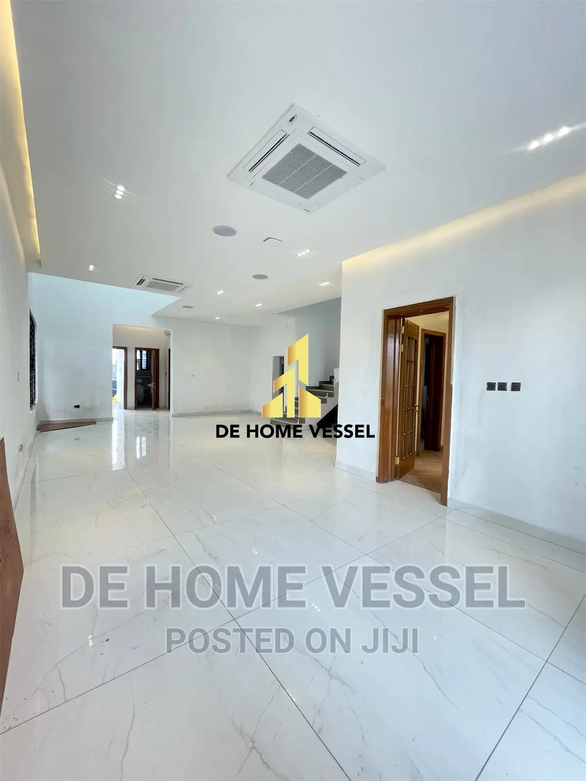 5bdrm Duplex in Lekki Phase 1 for sale in Lekki Phase 1