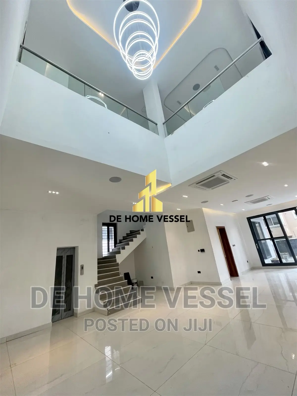 5bdrm Duplex in Lekki Phase 1 for sale in Lekki Phase 1