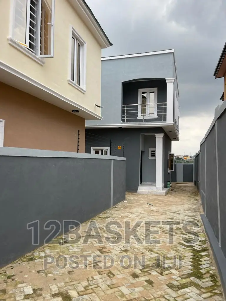 Furnished 4bdrm Duplex in Magodo Phase 1 for sale in Magodo Isheri
