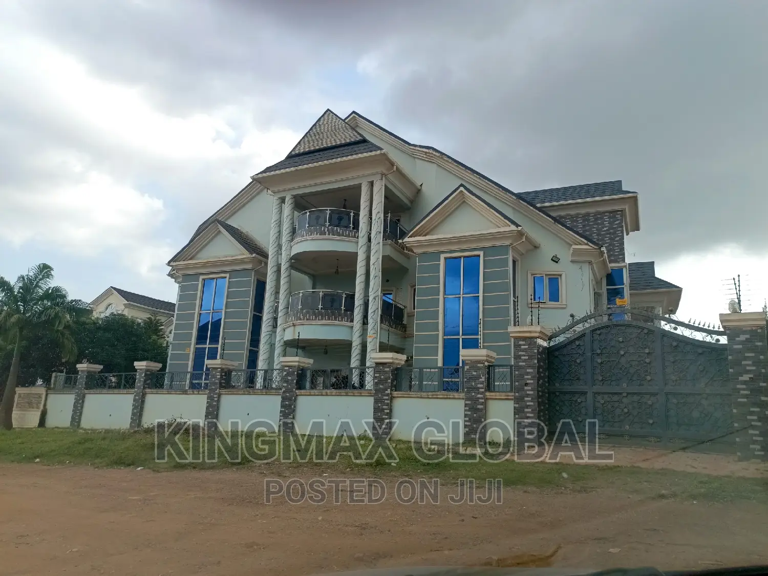 8bdrm Mansion in Durumi for sale in Durumi