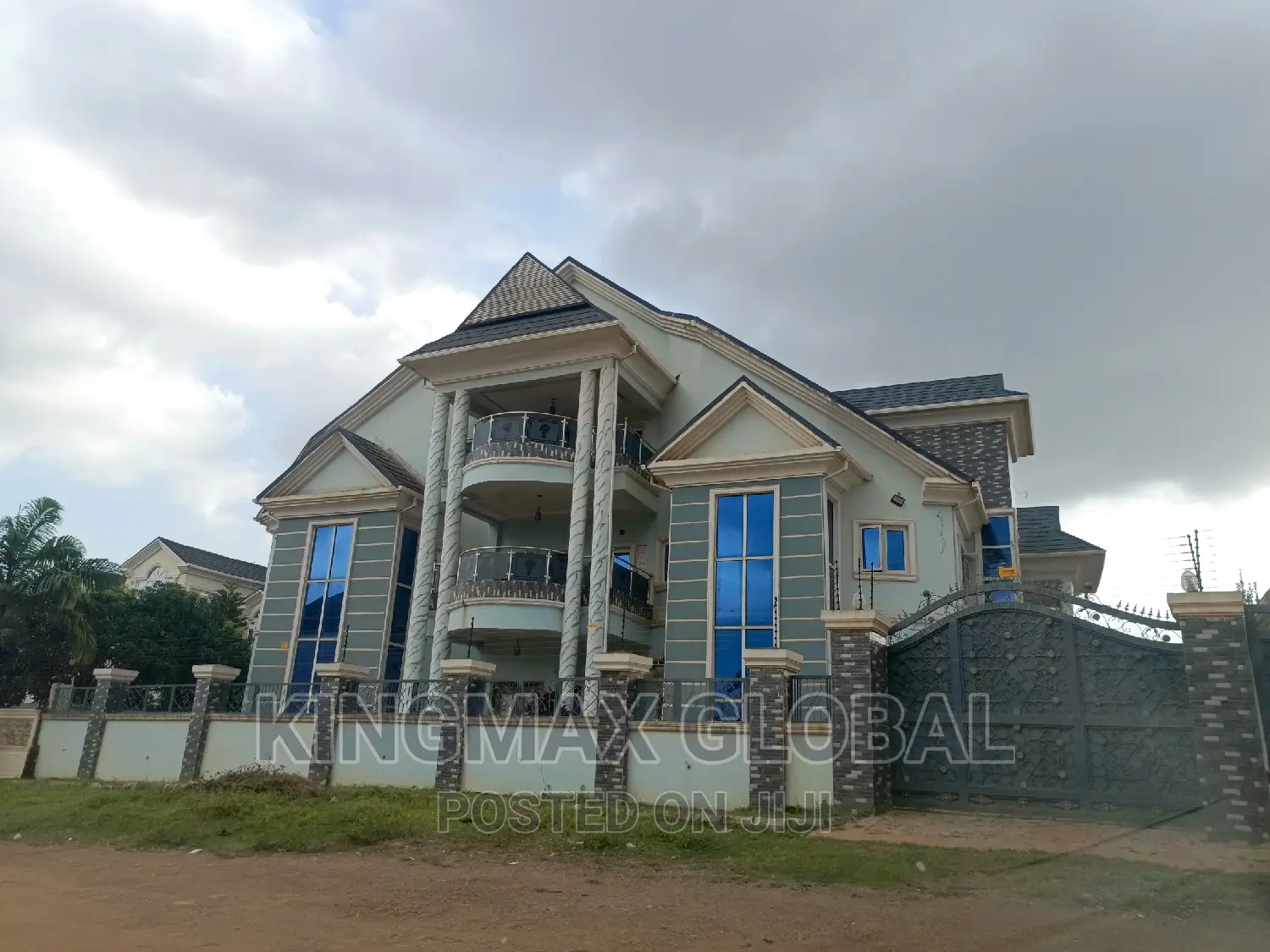 8bdrm Mansion in Durumi for sale in Durumi