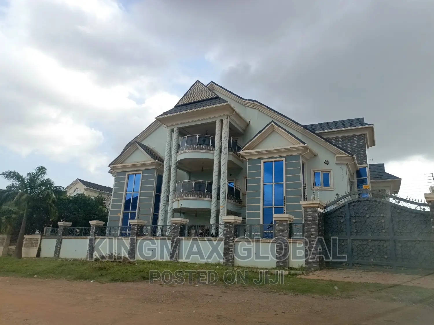 8bdrm Mansion in Durumi for sale in Durumi