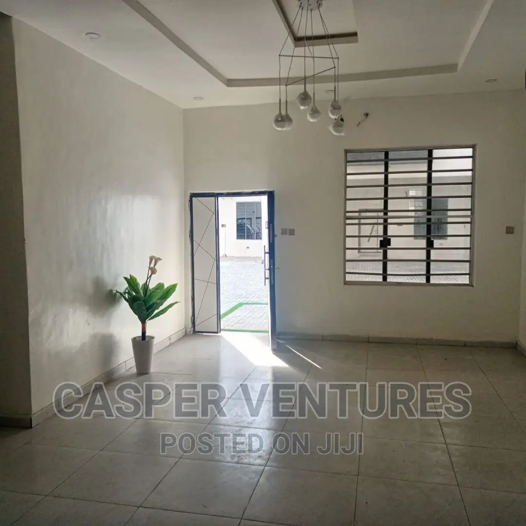 4bdrm Townhouse/Terrace in Orchid, Chevron for sale in Chevron
