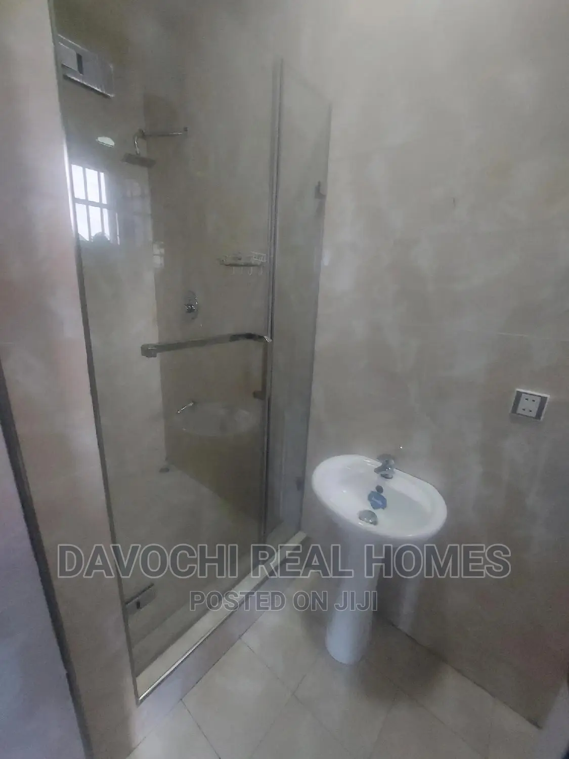 3bdrm Apartment in Chevron Second Toll, Lekki for rent in Lekki