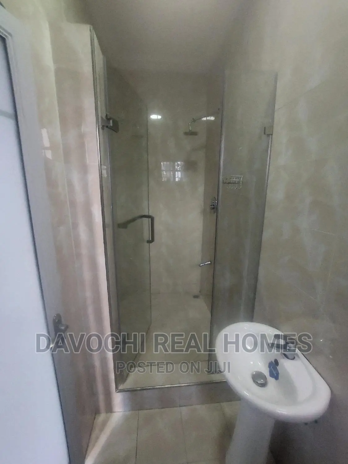 3bdrm Apartment in Chevron Second Toll, Lekki for rent in Lekki
