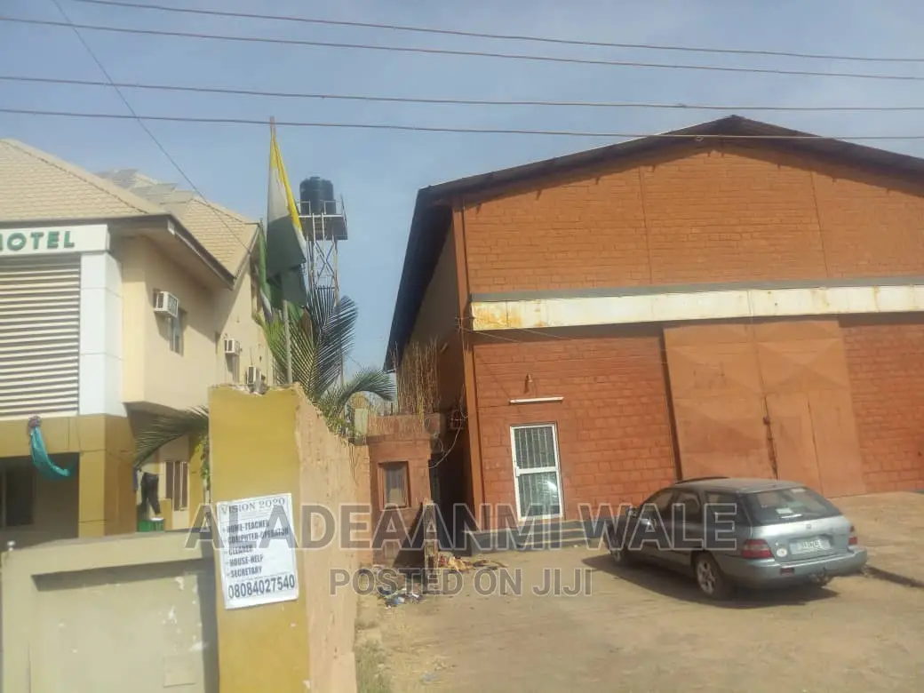 Warehouse on 800sqm Piece of Land for Sale in Kd C of O in Kaduna / Kaduna State