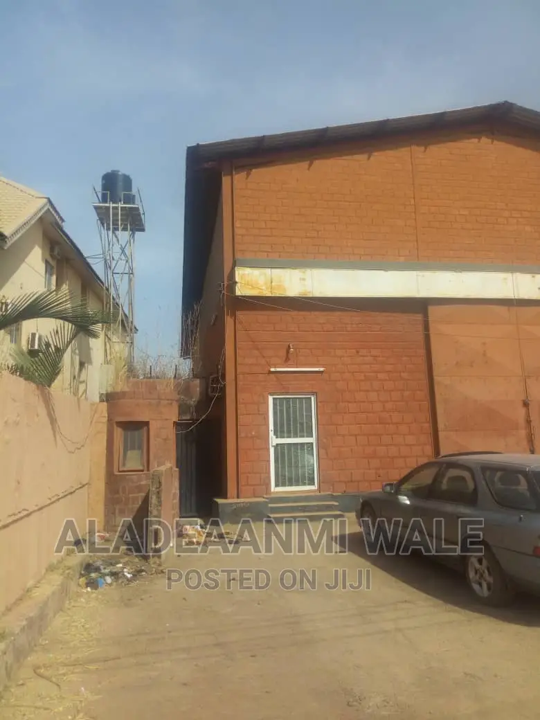 Warehouse on 800sqm Piece of Land for Sale in Kd C of O in Kaduna / Kaduna State