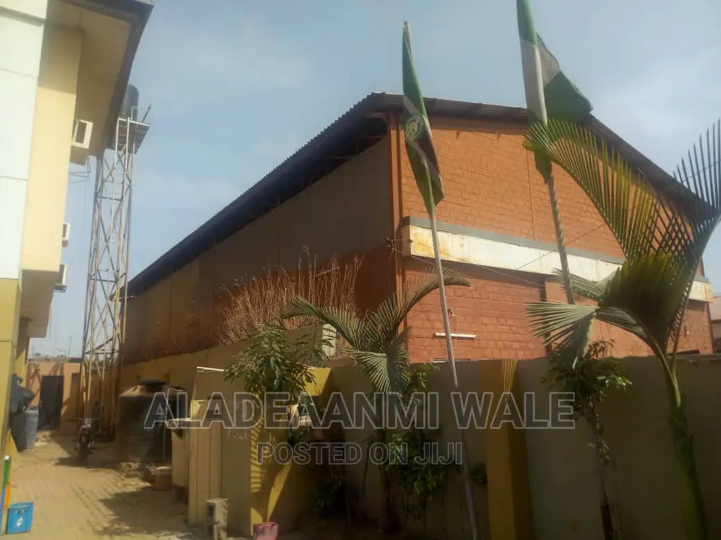 Warehouse on 800sqm Piece of Land for Sale in Kd C of O in Kaduna / Kaduna State