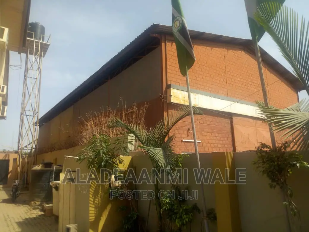 Warehouse on 800sqm Piece of Land for Sale in Kd C of O in Kaduna / Kaduna State