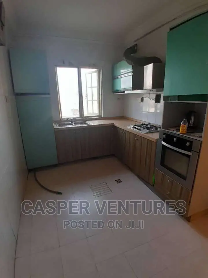 2bdrm Apartment in Admiralty Way, Lekki Phase 1 for rent in Lekki Phase 1