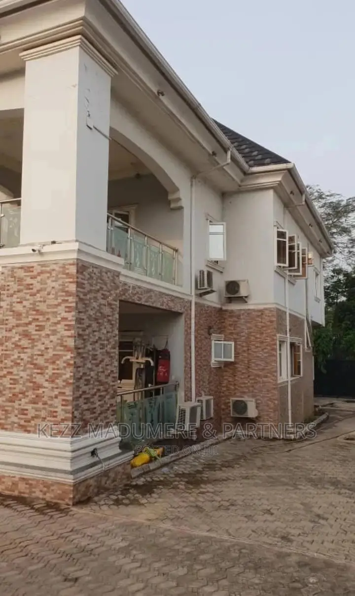 5bdrm Duplex in Aladinma, Prefab, for sale in Owerri