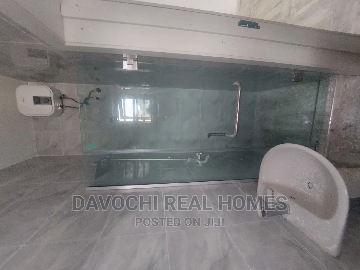 3bdrm Apartment in Chevron, Lekki for sale in Lekki