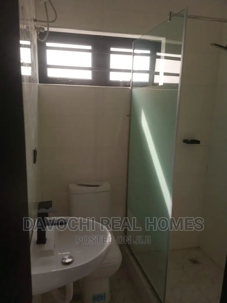5bdrm Duplex in Lekki Phase One for sale in Lekki