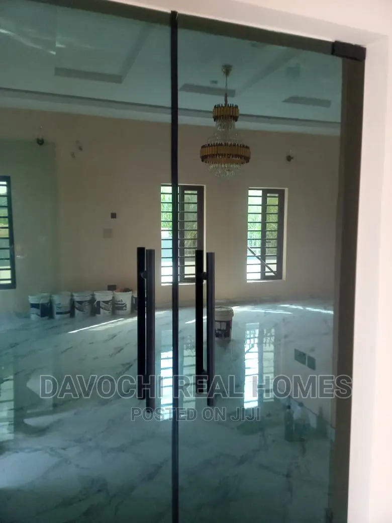 5bdrm Duplex in Lekki Phase One for sale in Lekki