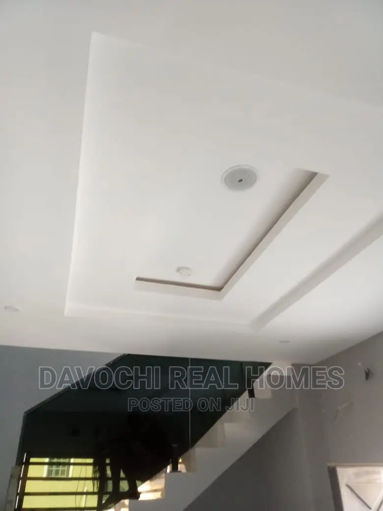 5bdrm Duplex in Lekki Phase One for sale in Lekki