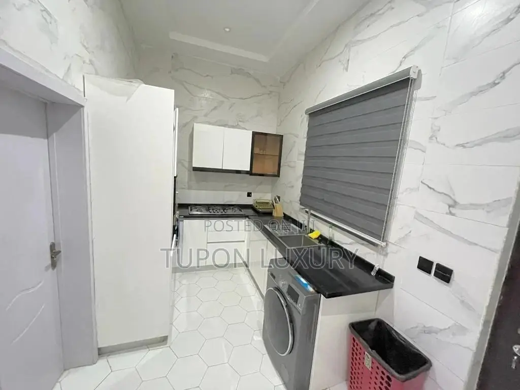 2 Bedrooms Penthouse Waterfront Lekki Phase One in Lekki Phase 1