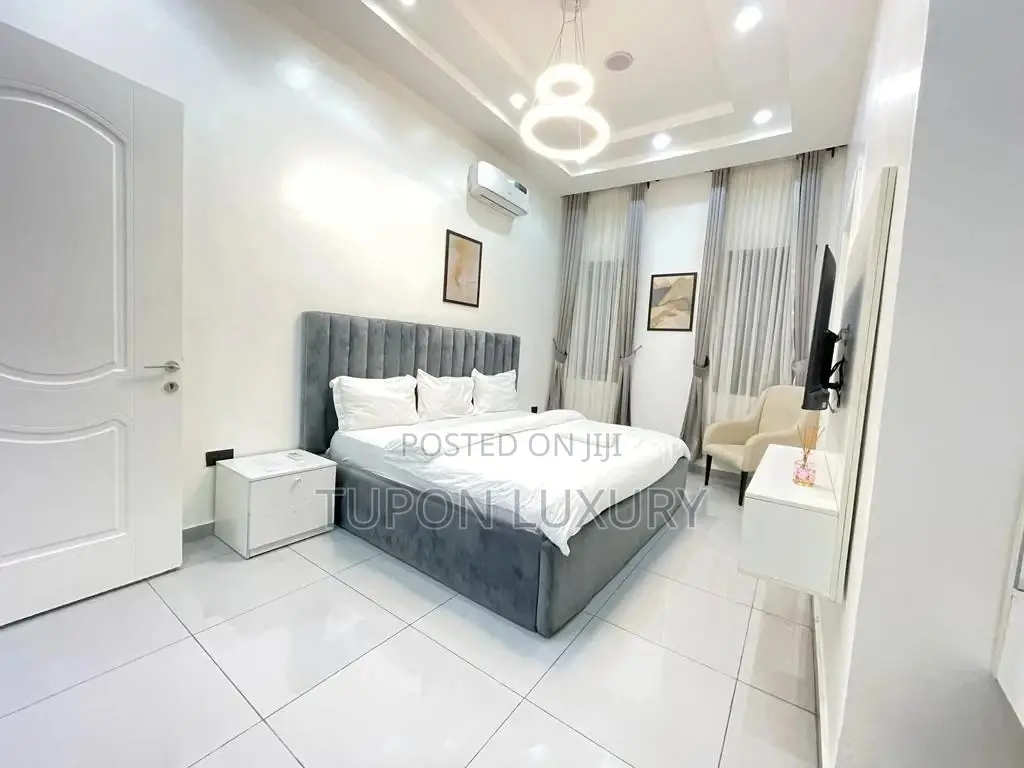 2 Bedrooms Penthouse Waterfront Lekki Phase One in Lekki Phase 1