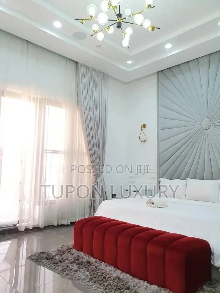 3 Bedrooms Apartment Penthouse Waterfront Lekki Phase One in Lekki Phase 1