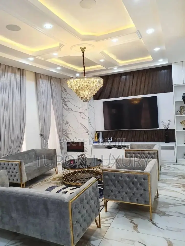 3 Bedrooms Apartment Penthouse Waterfront Lekki Phase One in Lekki Phase 1
