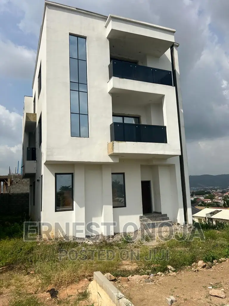 5bdrm Duplex In Mini Estate, Gwarinpa For Sale in Gwarinpa