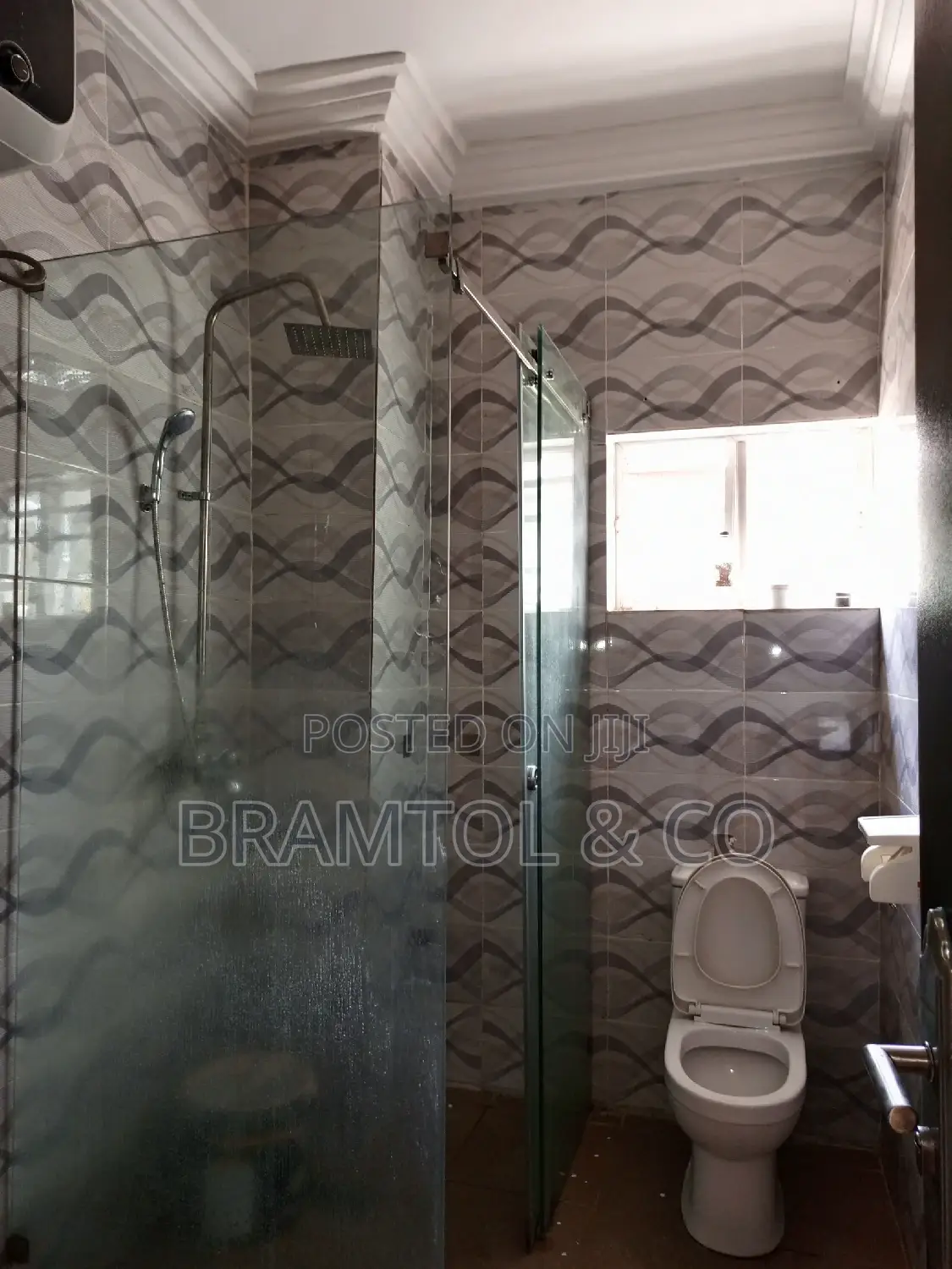 3bdrm Block of Flats in Wuye for rent in Wuye