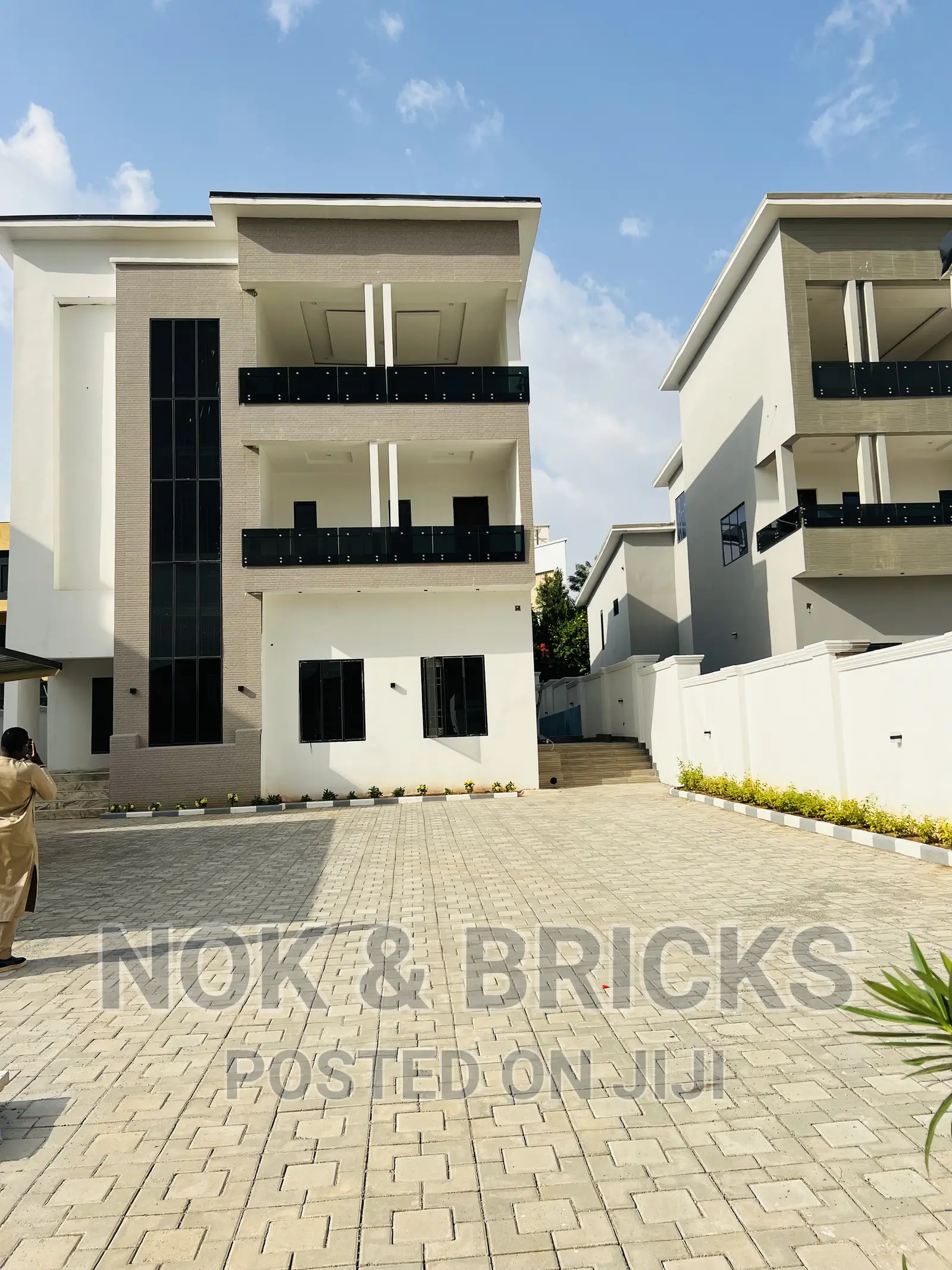 6bdrm Duplex in Private Villas, Guzape District for sale in Guzape District