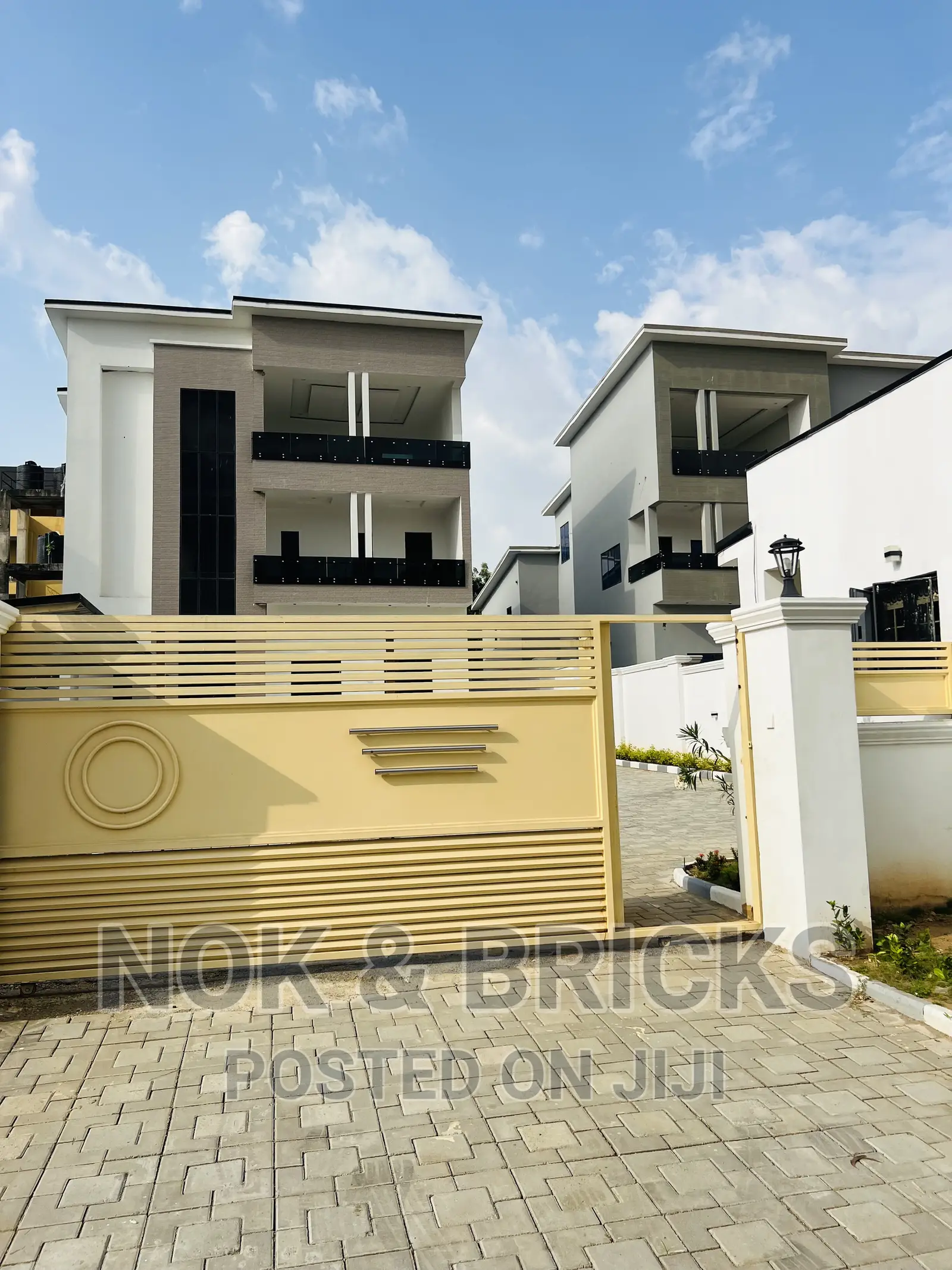6bdrm Duplex in Private Villas, Guzape District for sale in Guzape District