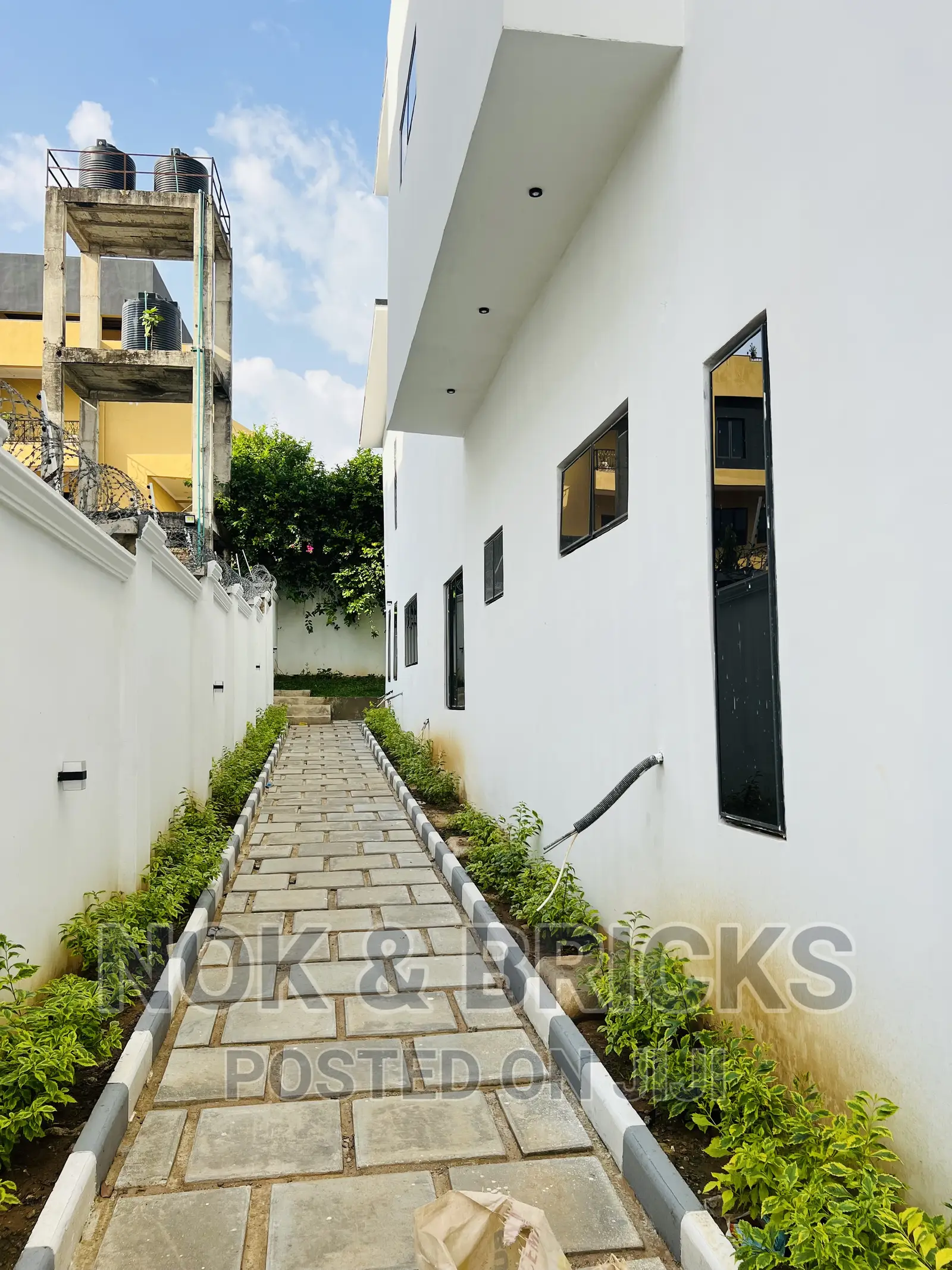 6bdrm Duplex in Private Villas, Guzape District for sale in Guzape District
