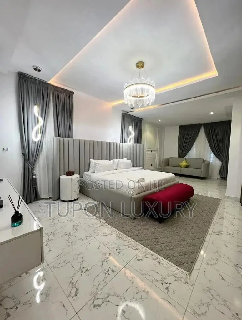 Luxury 2 Bedroom Pent House With Snooker in Ikate