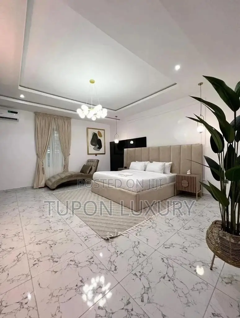 Luxury 2 Bedroom Pent House With Snooker in Ikate