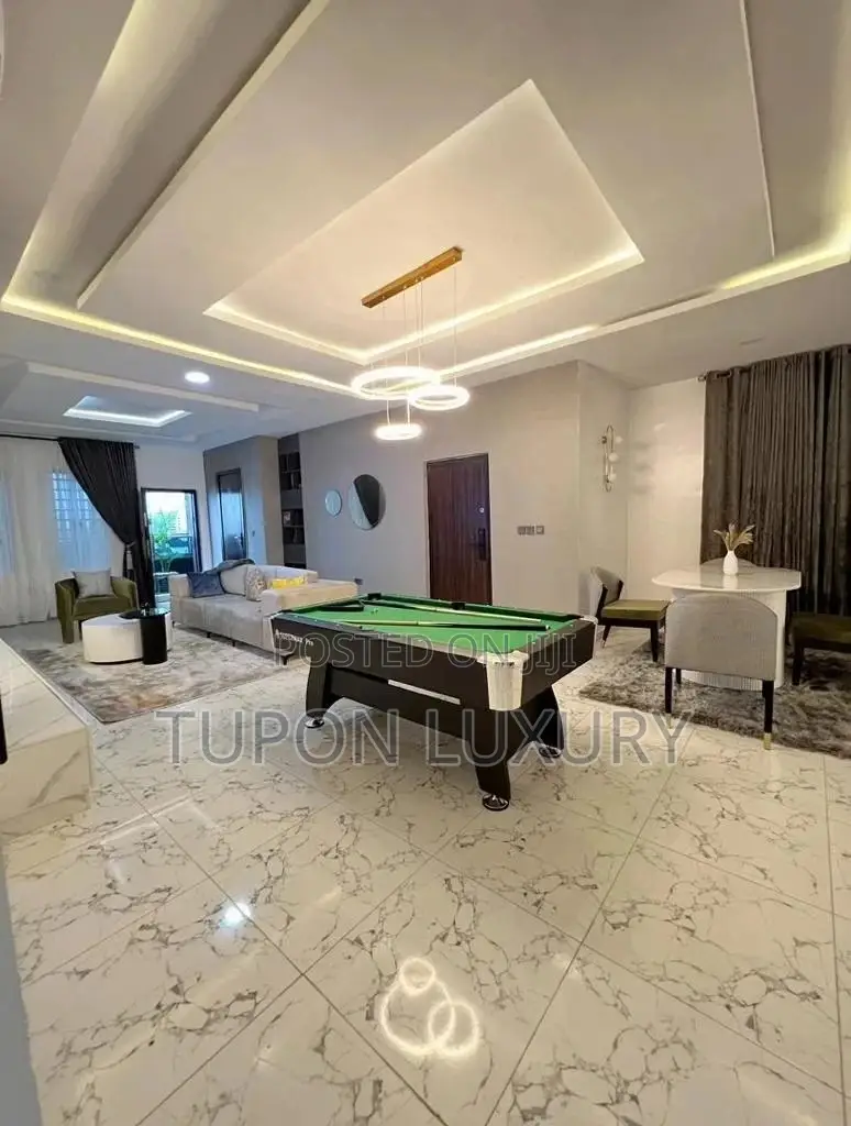 Luxury 2 Bedroom Pent House With Snooker in Ikate