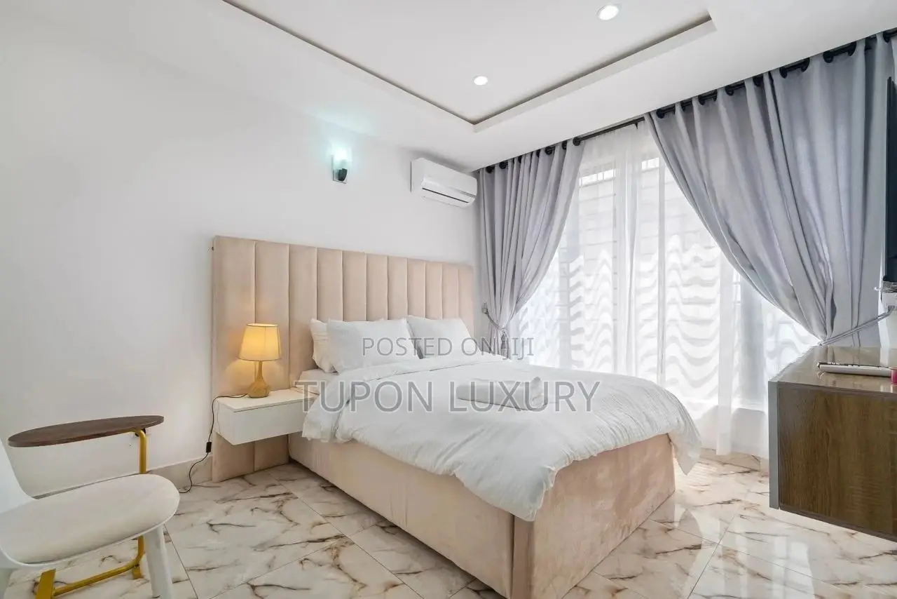 Tastefully Furnished 3 Bedroom With Snooker Ps4 Pro in Lekki Phase 1