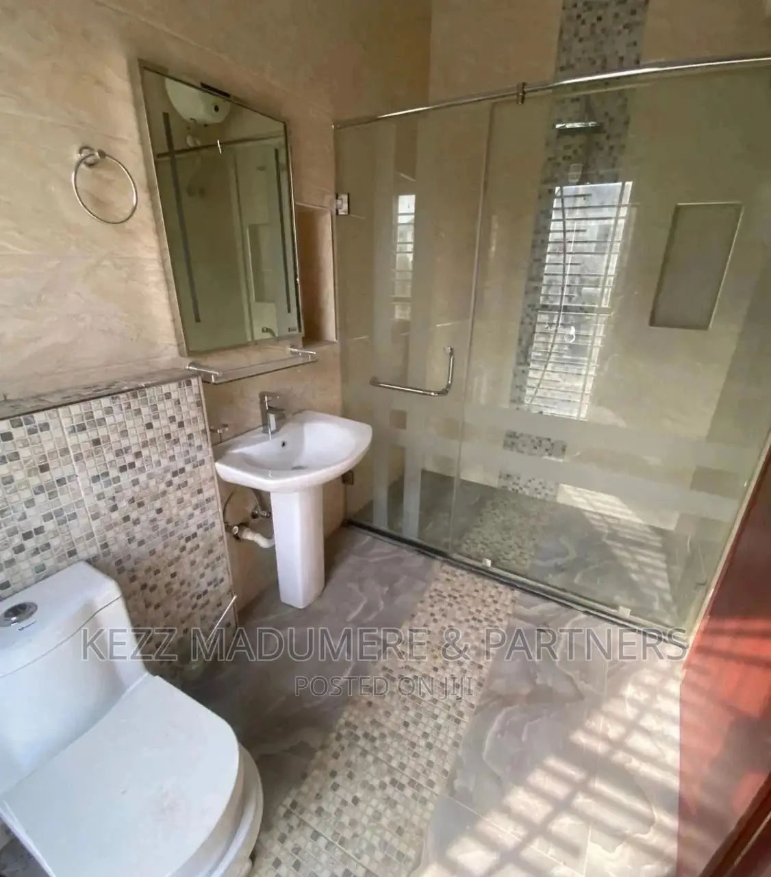 8bdrm Duplex in Asokoro Extension, for sale in Asokoro