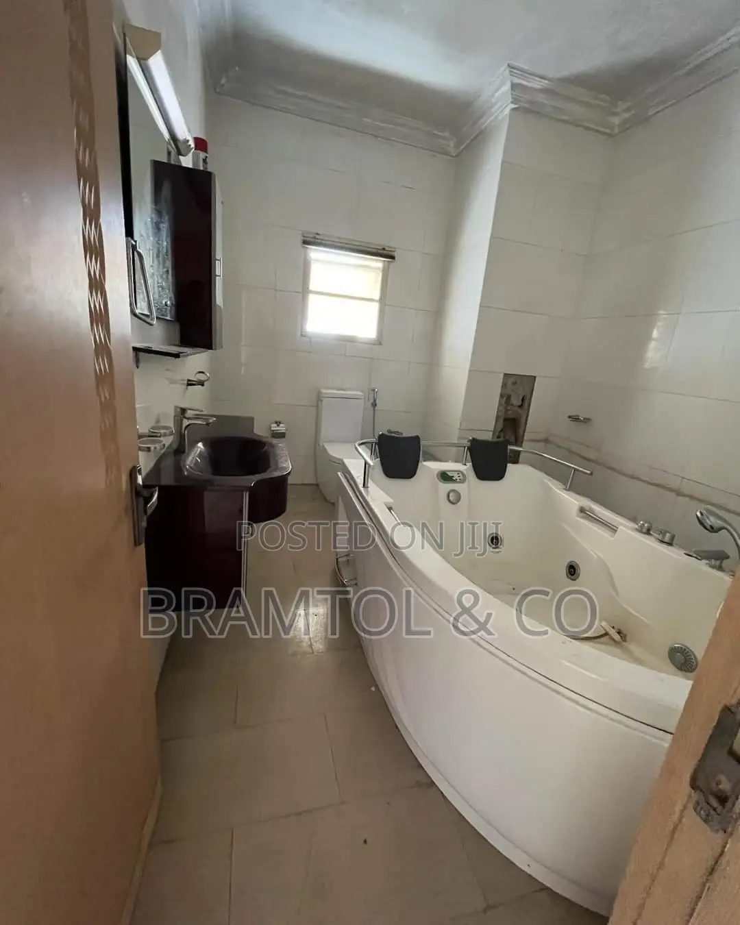 3bdrm Block of Flats in Utako for rent in Utako