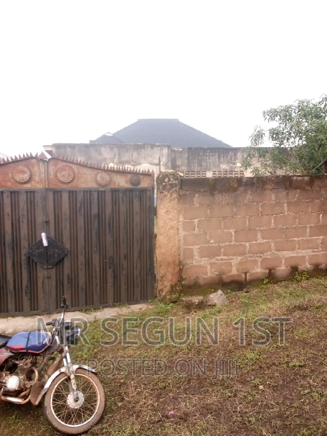 3bdrm Bungalow in Treasure Estate Off for sale in Akala Express