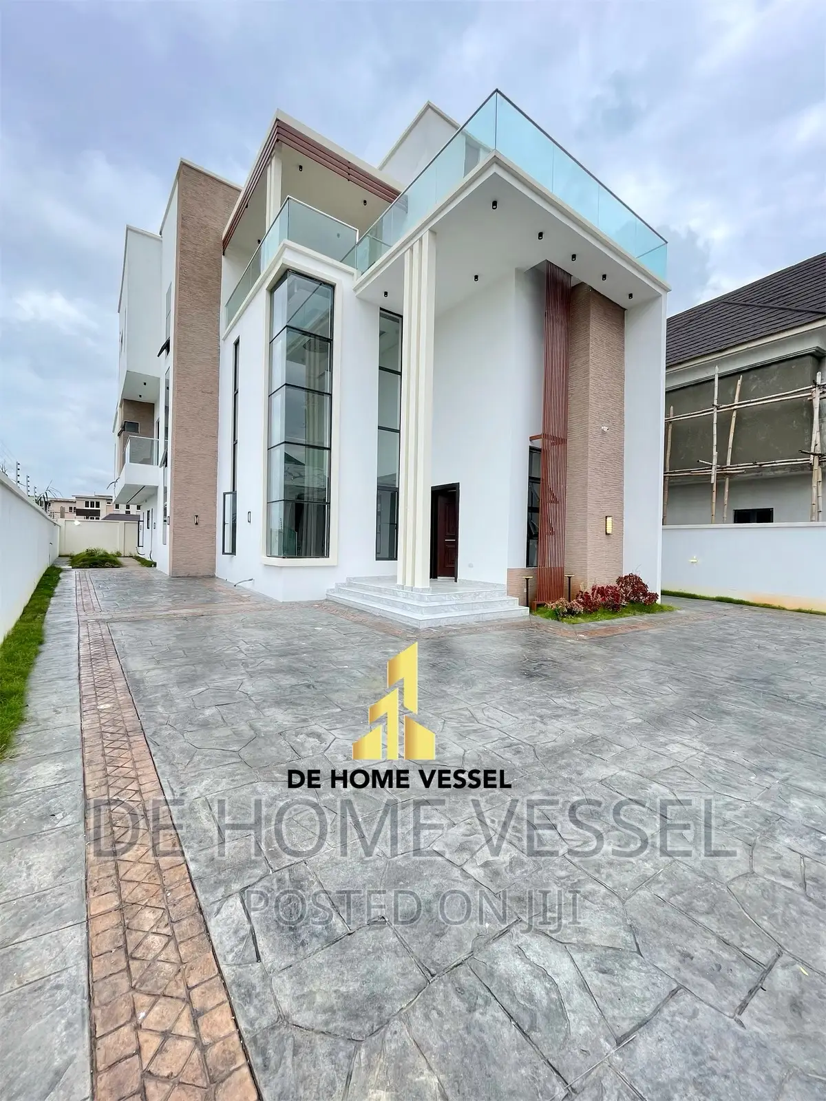 5bdrm Duplex in Osapa london for sale in Osapa london