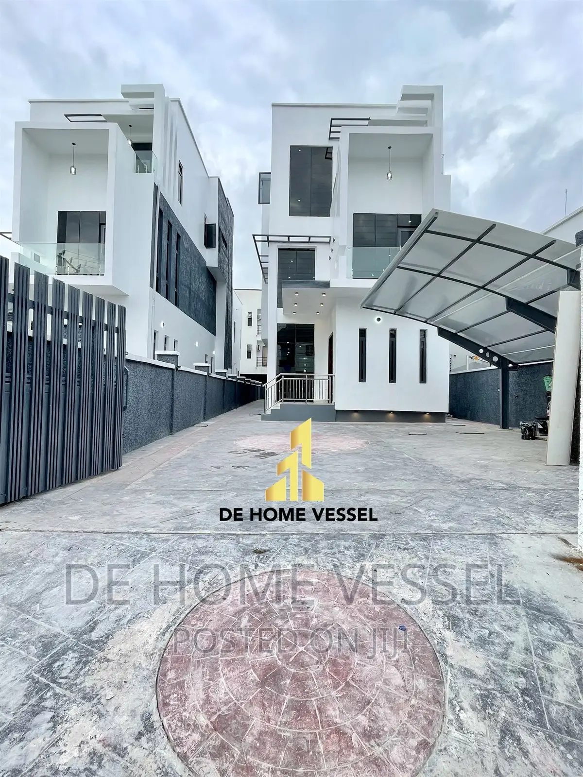 4bdrm Duplex in Lekki for sale in Lekki