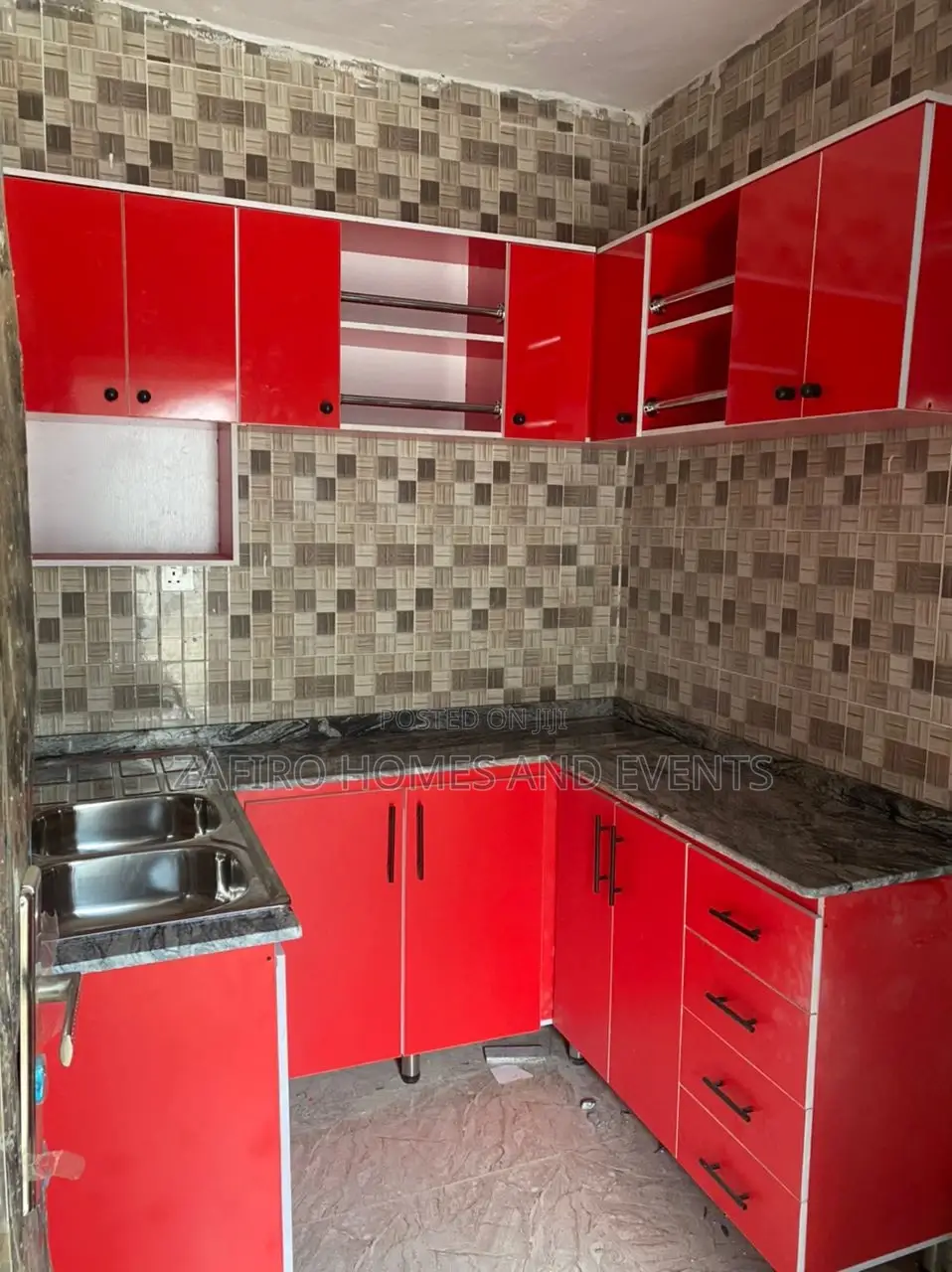 10bdrm Duplex in Gbagi Market, Alakia for sale in Alakia