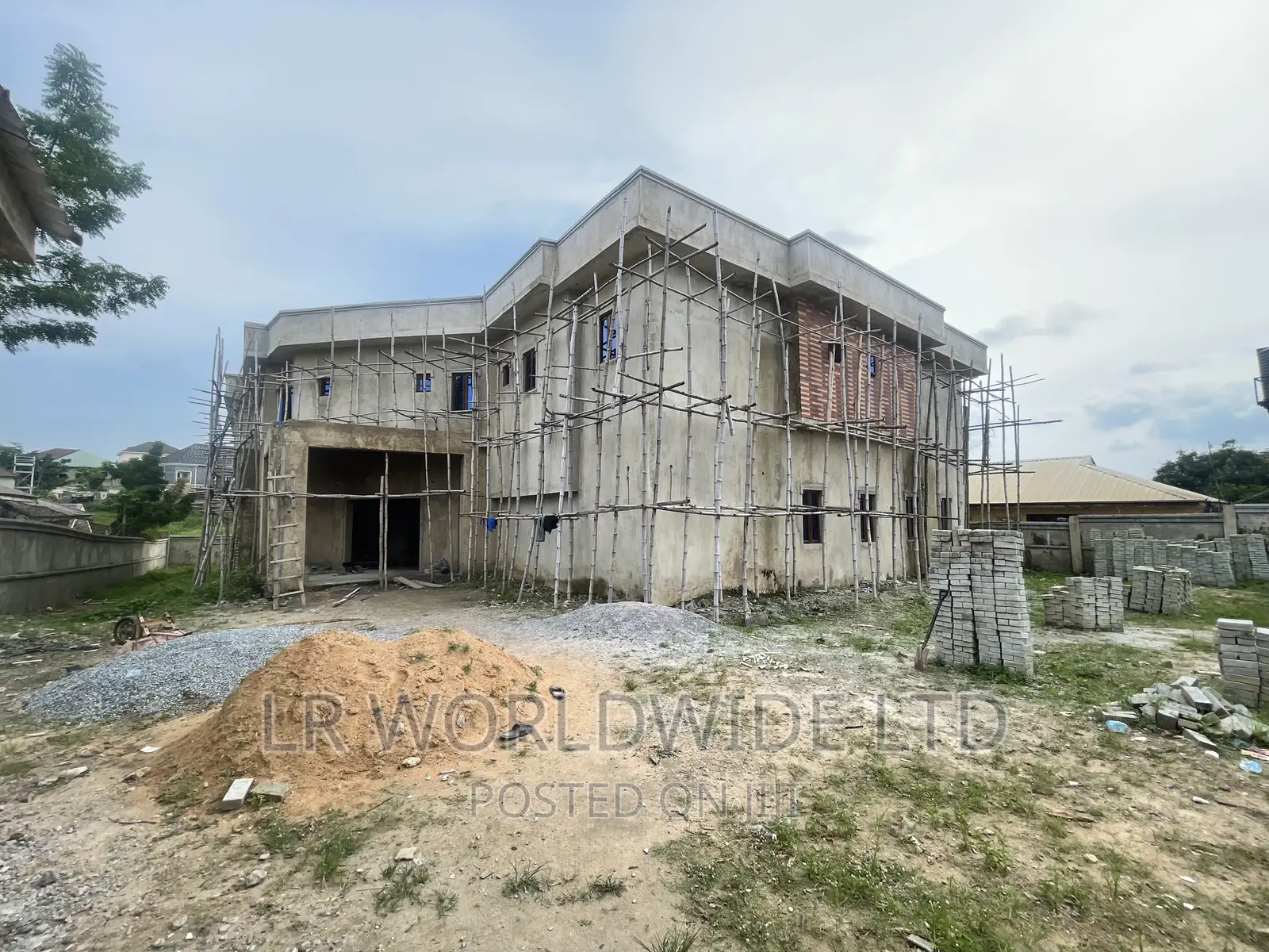 20bdrm House in Fha Lugbe for sale in Lugbe District