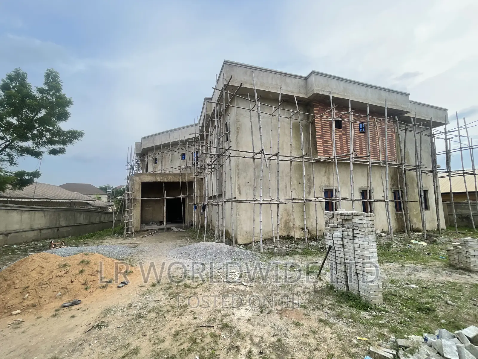 20bdrm House in Fha Lugbe for sale in Lugbe District
