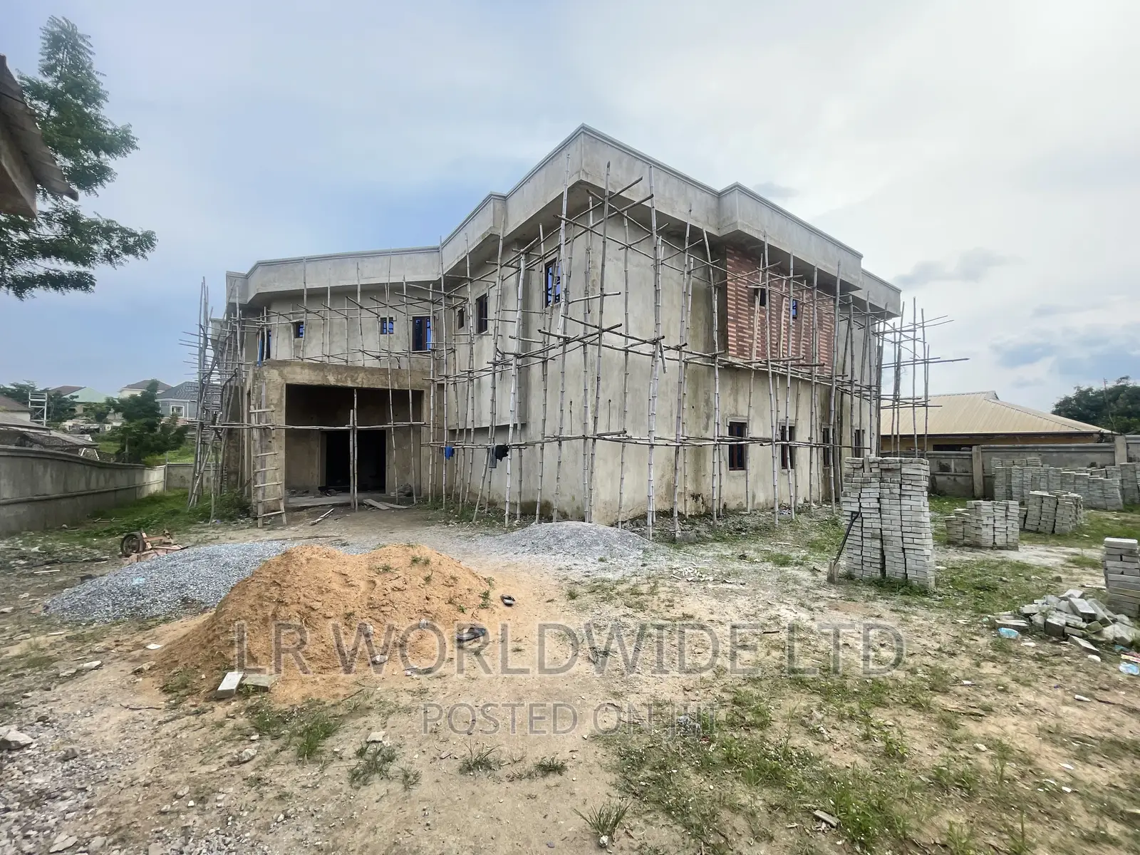 20bdrm House in Fha Lugbe for sale in Lugbe District