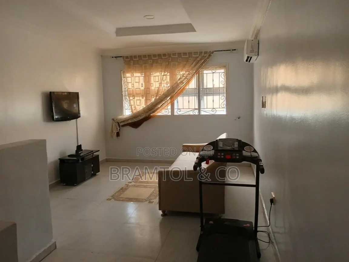 Furnished 4bdrm Townhouse / Terrace in Idu for rent in Idu