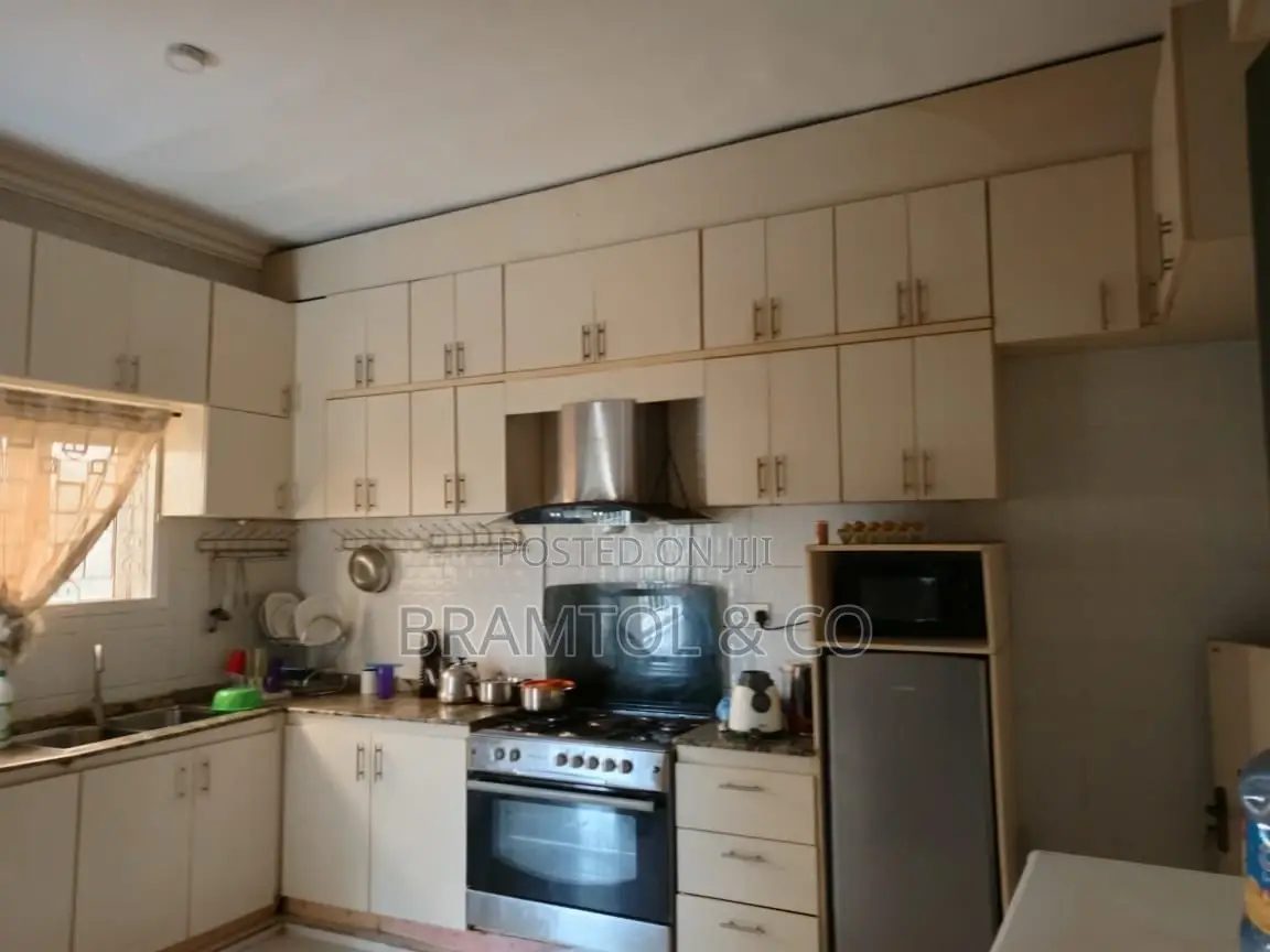 Furnished 4bdrm Townhouse / Terrace in Idu for rent in Idu
