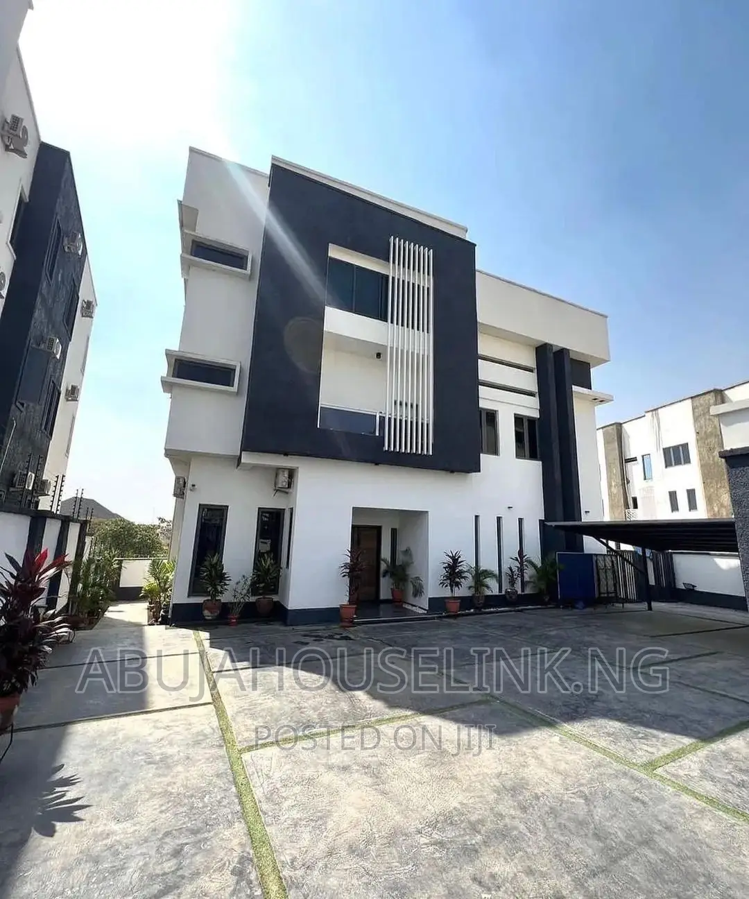 Furnished 5bdrm Duplex in Guzape Abuja for sale in Guzape District
