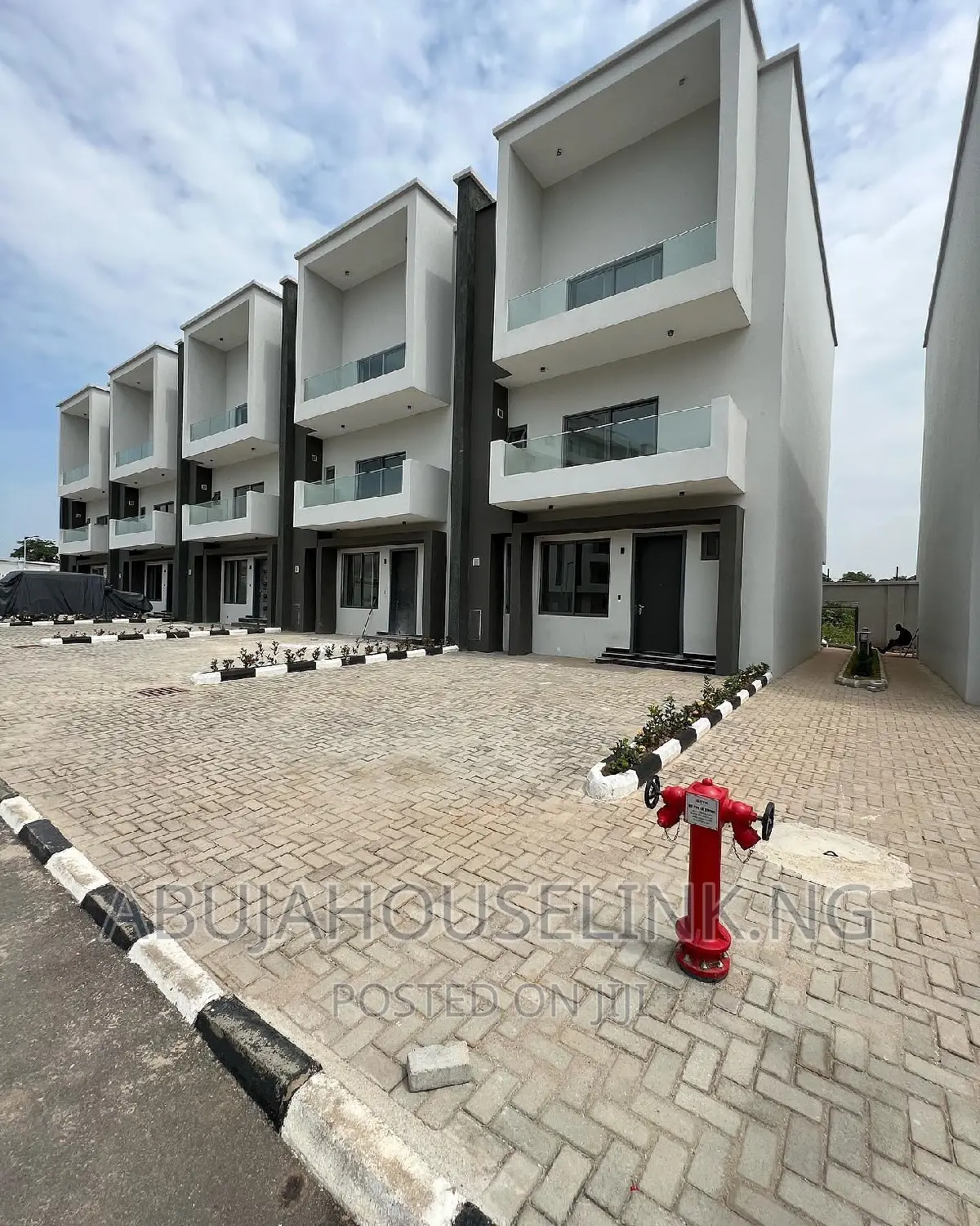 4bdrm Duplex in Jabi Water Front for sale in Jabi