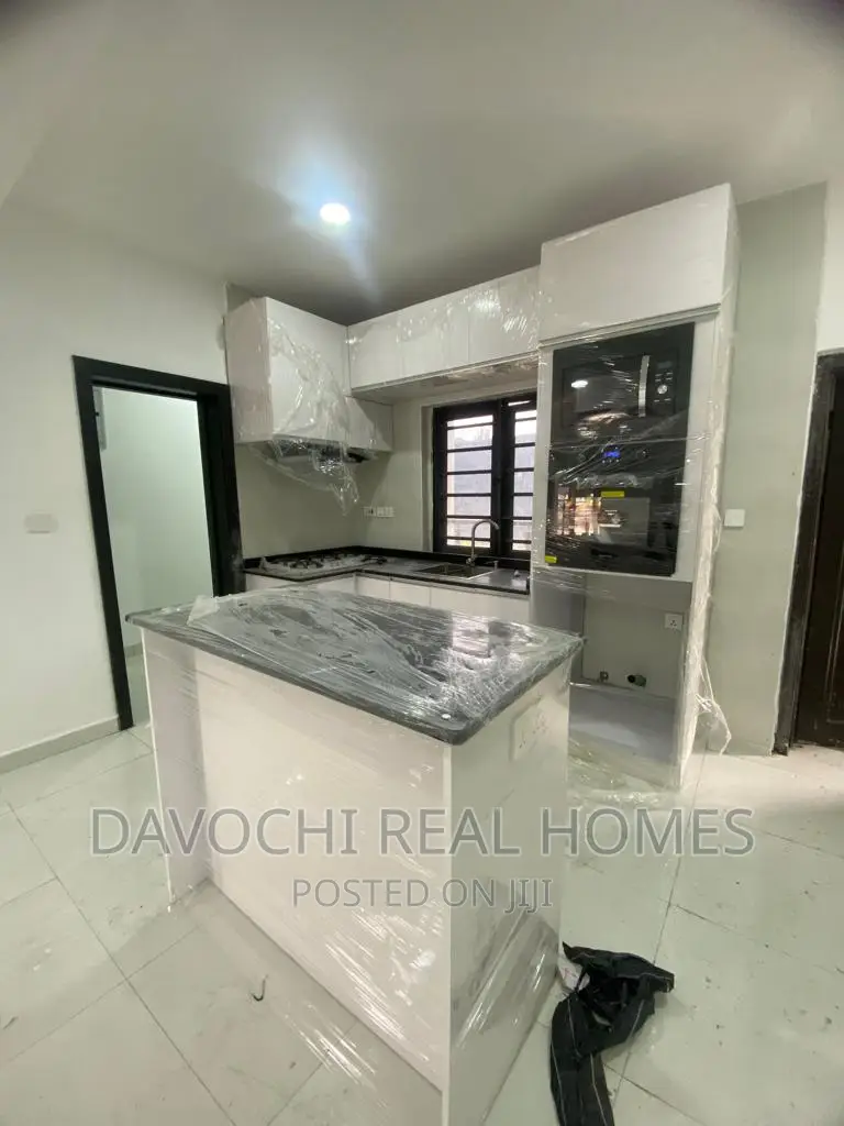 3bdrm Apartment in Ikota, Lekki for rent in Lekki