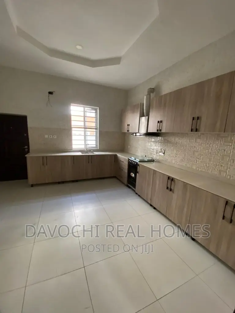 5bdrm Duplex in Chevron Drive, Lekki for rent in Lekki