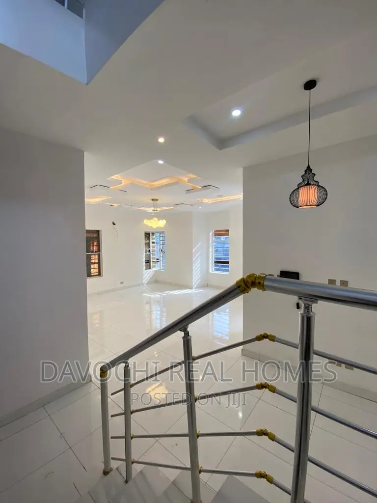 5bdrm Duplex in Chevron Drive, Lekki for rent in Lekki